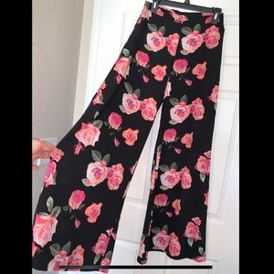 Gianni Bini high waisted wide-leg floral bottoms
